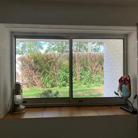 Independant Avec Terrasse Au Bord De La Riviere, Jardin 8000m2, Piscine, Parking Gratuit Proche Disneyland Apartment Isles-les-Villenoy