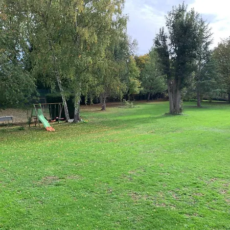 Independant Avec Terrasse Au Bord De La Riviere, Jardin 8000m2, Piscine, Parking Gratuit Proche Disneyland Isles-les-Villenoy