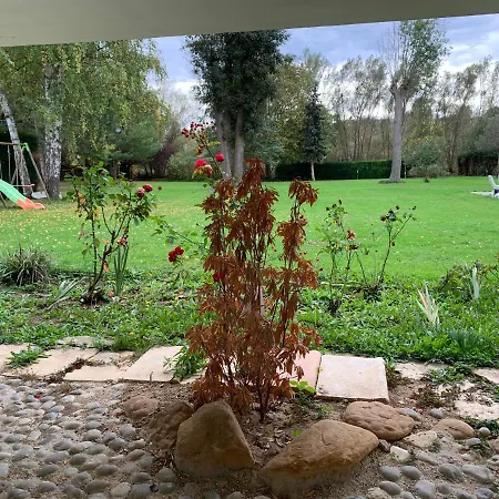 Independant Avec Terrasse Au Bord De La Riviere, Jardin 8000m2, Piscine, Parking Gratuit Proche Disneyland Apartment *