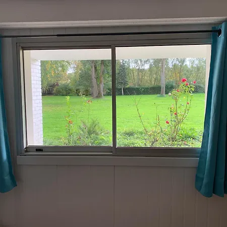 Independant Avec Terrasse Au Bord De La Riviere, Jardin 8000m2, Piscine, Parking Gratuit Proche Disneyland Apartment