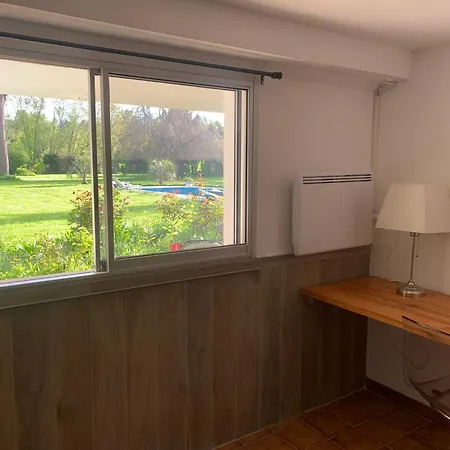 Apartment Independant Avec Terrasse Au Bord De La Riviere, Jardin 8000m2, Piscine, Parking Gratuit Proche Disneyland