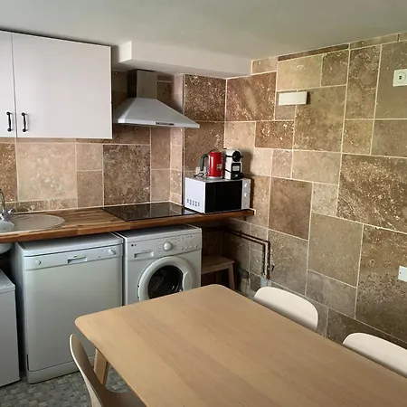 Apartment Independant Avec Terrasse Au Bord De La Riviere, Jardin 8000m2, Piscine, Parking Gratuit Proche Disneyland *