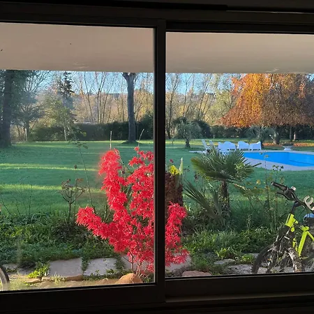 Apartment Independant Avec Terrasse Au Bord De La Riviere, Jardin 8000m2, Piscine, Parking Gratuit Proche Disneyland *