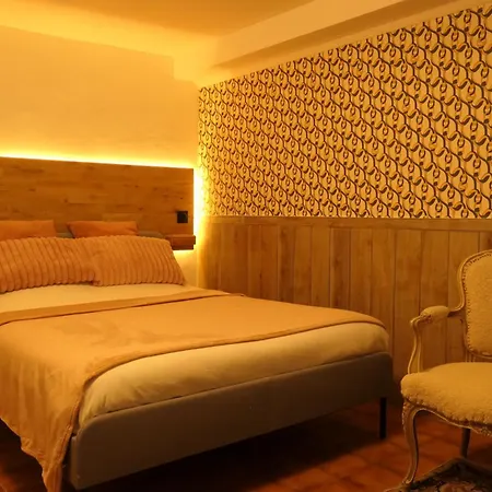 Apartment Independant Avec Terrasse Au Bord De La Riviere, Jardin 8000m2, Piscine, Parking Gratuit Proche Disneyland *