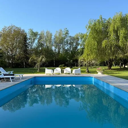 Apartment Independant Avec Terrasse Au Bord De La Riviere, Jardin 8000m2, Piscine, Parking Gratuit Proche Disneyland *